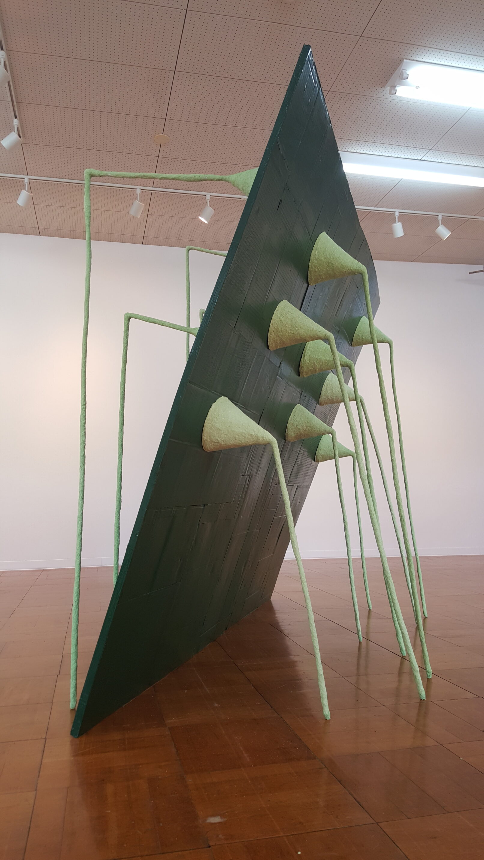 Eleanor Bedlow, Sculpture, Installation, cardboard paper pulp, Kagawa, Japan